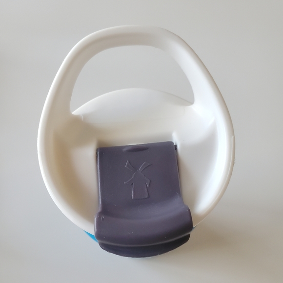 Dutch Bros Hydro 20oz - Picture 3 of 4